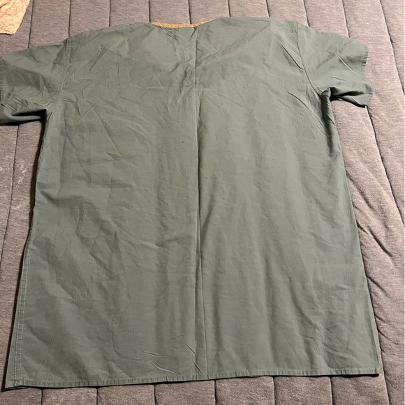 Standard Textile Basic Grey/ Green Scrub Top - Size M - Picture 4 of 4